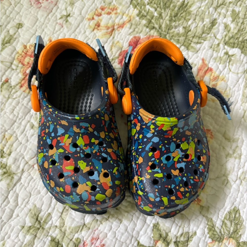 Crocs like new size 6